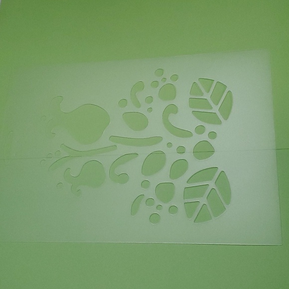 Assorted Art Stencils (13 total) - Picture 10 of 11